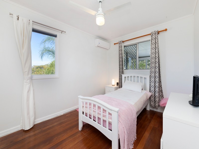 19 Greggor Street, Wynnum West QLD 4178