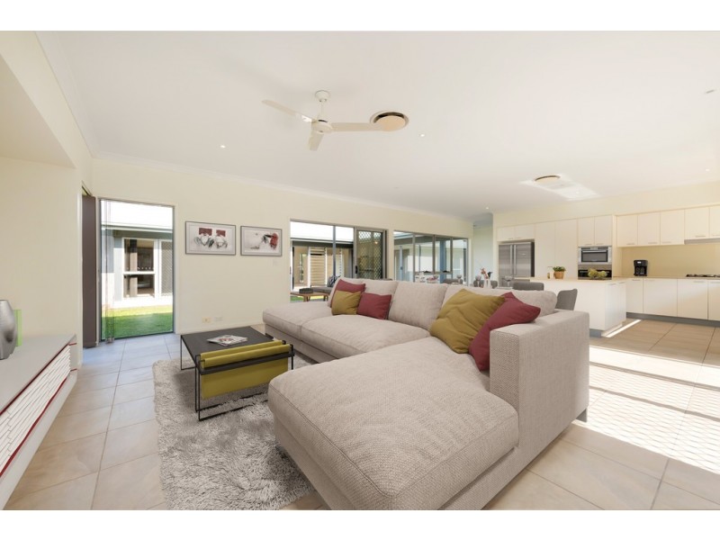 14 Watervale Parade, Wakerley QLD 4154