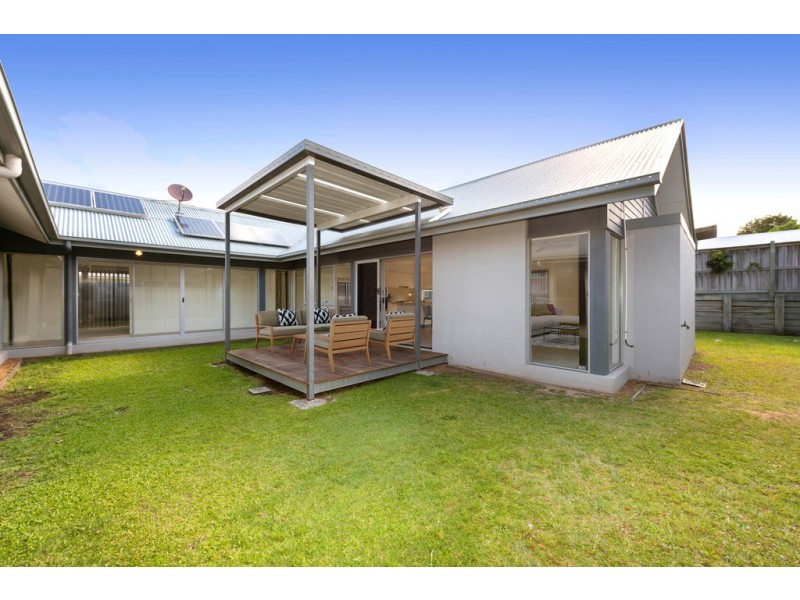 14 Watervale Parade, Wakerley QLD 4154