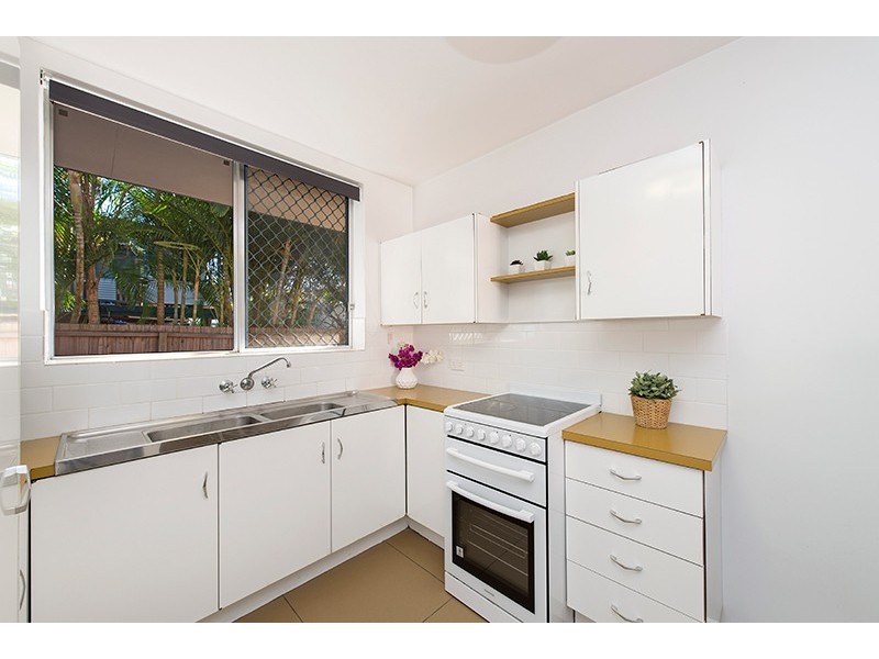 2/33 DANSIE STREET, Greenslopes QLD 4120