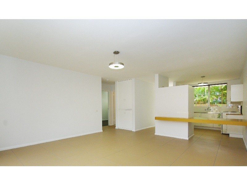 2/33 DANSIE STREET, Greenslopes QLD 4120
