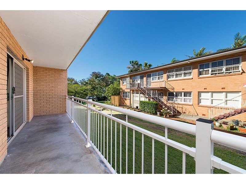 2/33 DANSIE STREET, Greenslopes QLD 4120