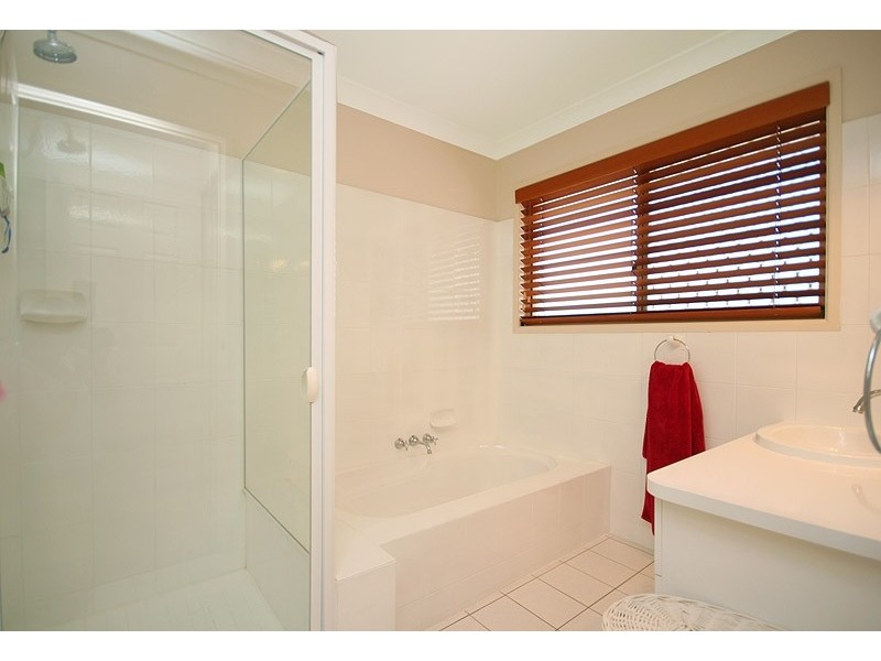 8 Myola Court, Carindale QLD 4152