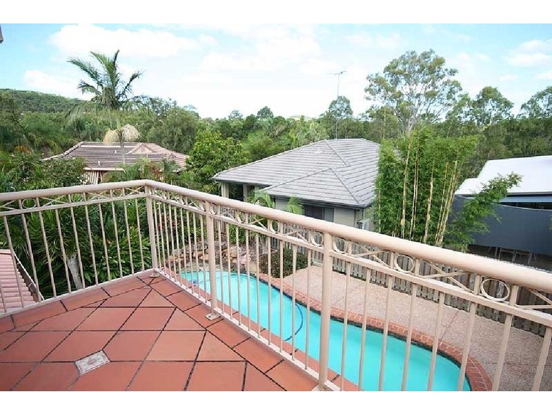 8 Myola Court, Carindale QLD 4152