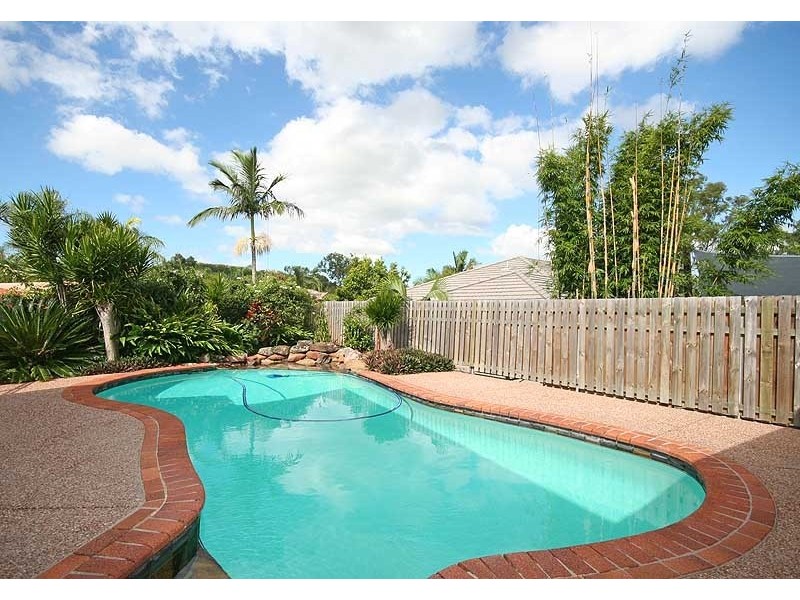 8 Myola Court, Carindale QLD 4152