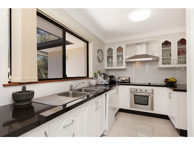 27 GIORDANO PLACE, Belmont QLD 4153