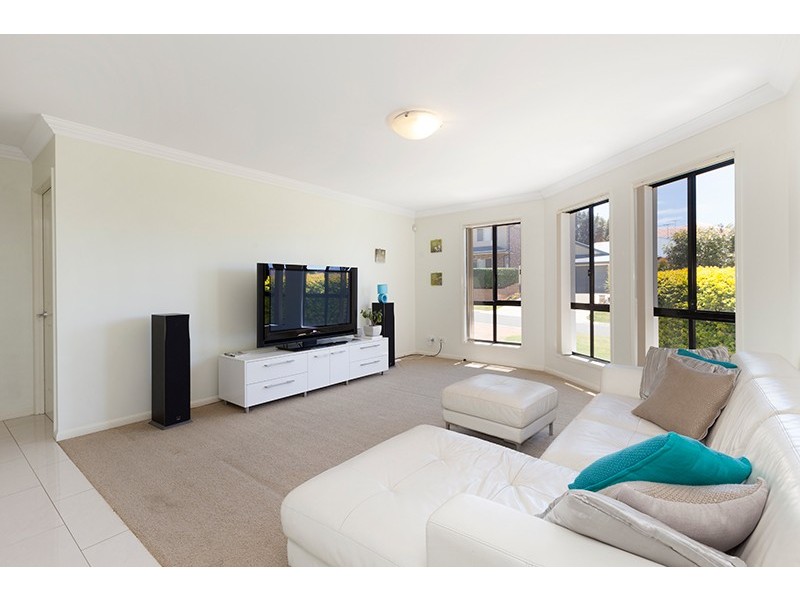 27 GIORDANO PLACE, Belmont QLD 4153