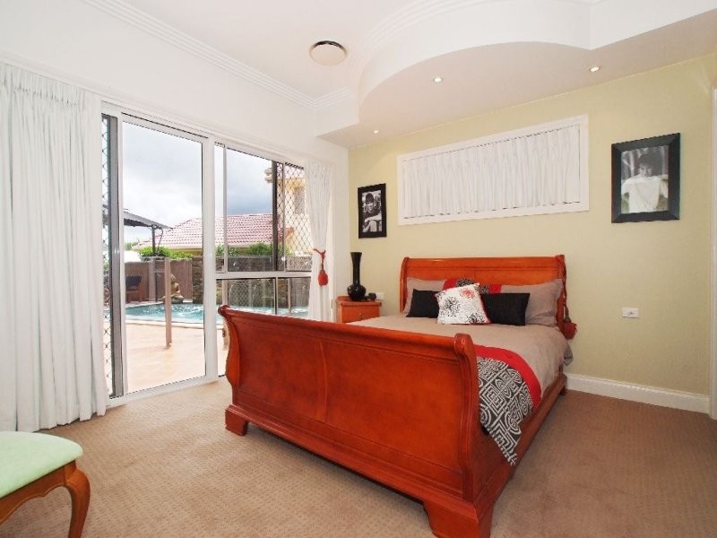 5 Tappin Court, Carindale QLD 4152