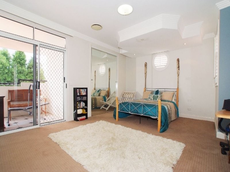 5 Tappin Court, Carindale QLD 4152