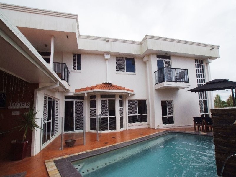 5 Tappin Court, Carindale QLD 4152