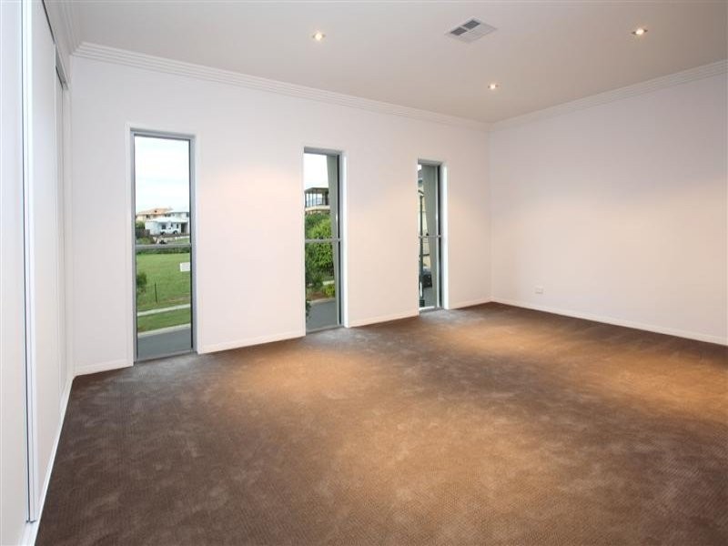 11 John Street, Manly West QLD 4179