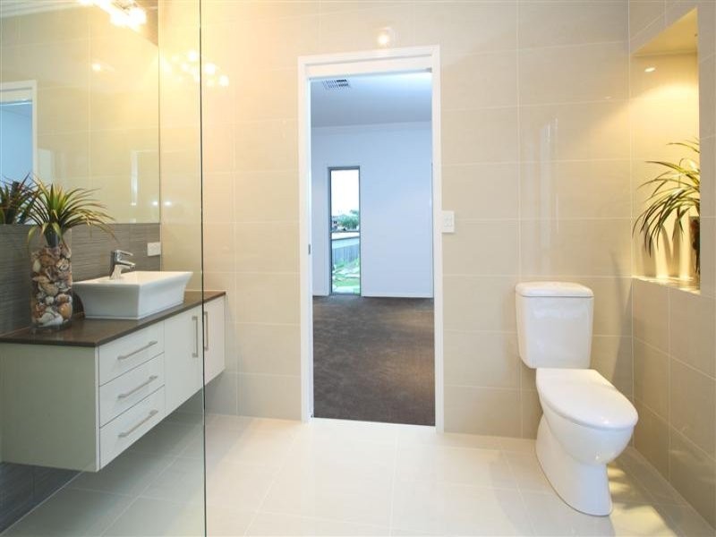 11 John Street, Manly West QLD 4179
