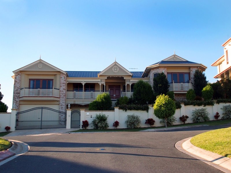 20 Ashbourne Close, Carindale QLD 4152