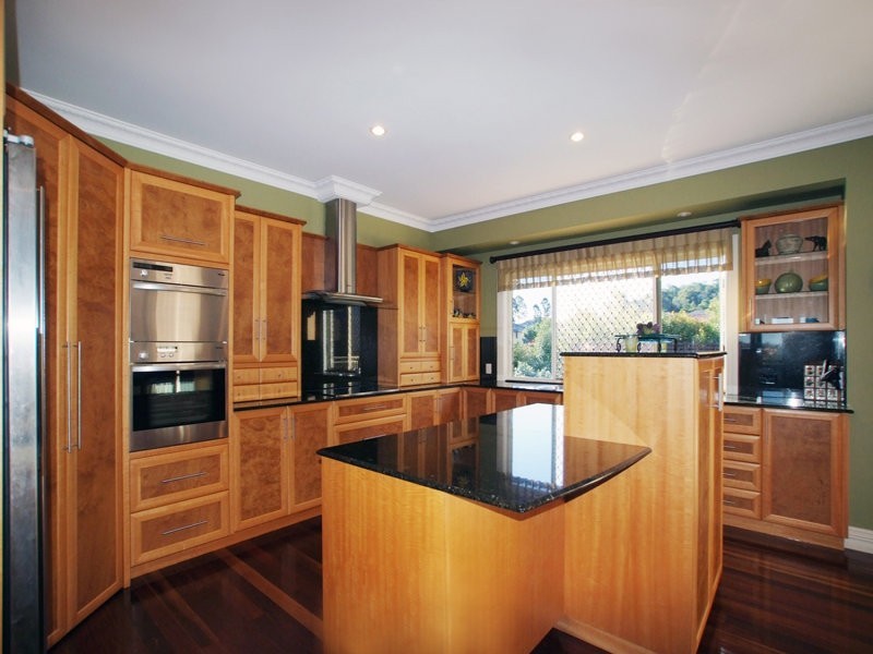 20 Ashbourne Close, Carindale QLD 4152