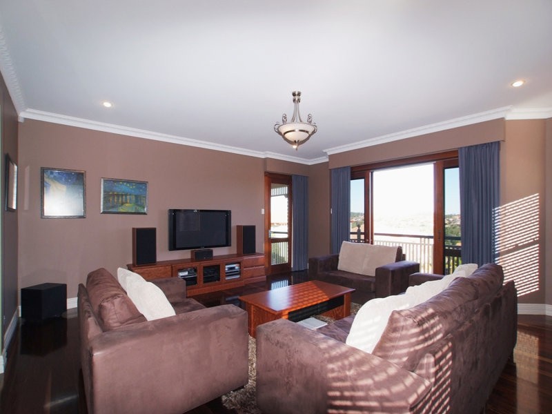 20 Ashbourne Close, Carindale QLD 4152