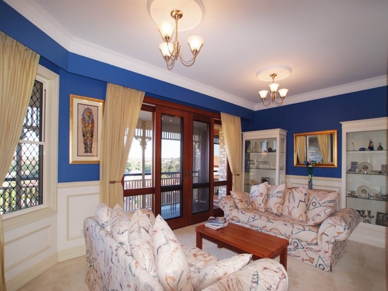 20 Ashbourne Close, Carindale QLD 4152