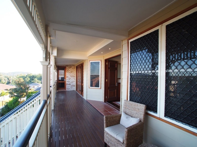 20 Ashbourne Close, Carindale QLD 4152