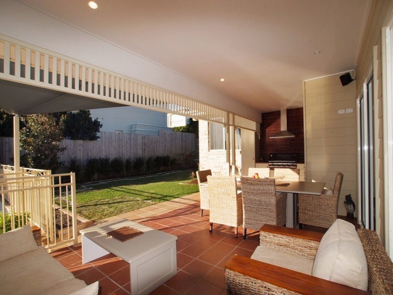 20 Ashbourne Close, Carindale QLD 4152