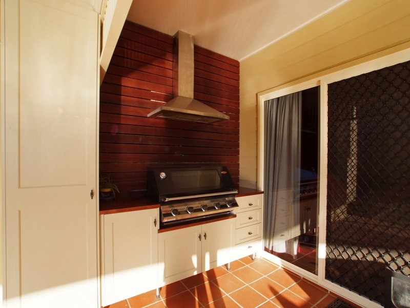 20 Ashbourne Close, Carindale QLD 4152