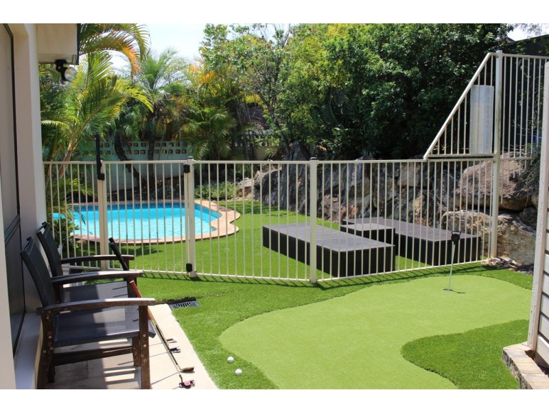 16 Urquhart Street, Carindale QLD 4152