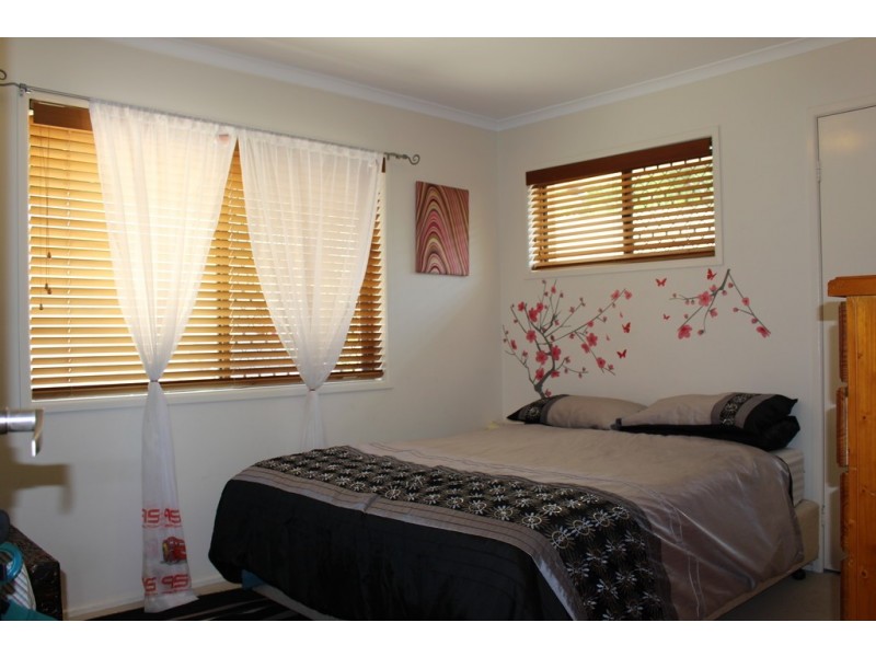 16 Urquhart Street, Carindale QLD 4152