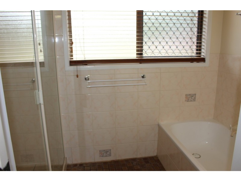 6 Burgh Court, Carindale QLD 4152