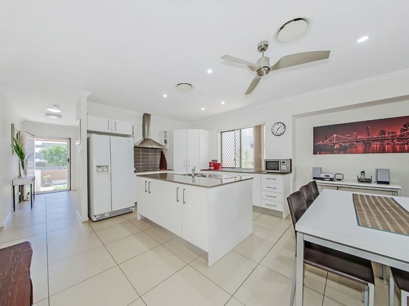 61 Williams Street, Wakerley QLD 4154