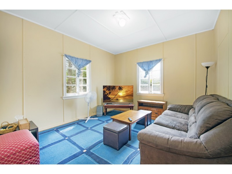 11 GOWER STREET, Holland Park West QLD 4121