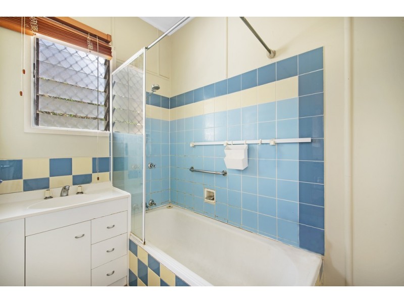 11 GOWER STREET, Holland Park West QLD 4121