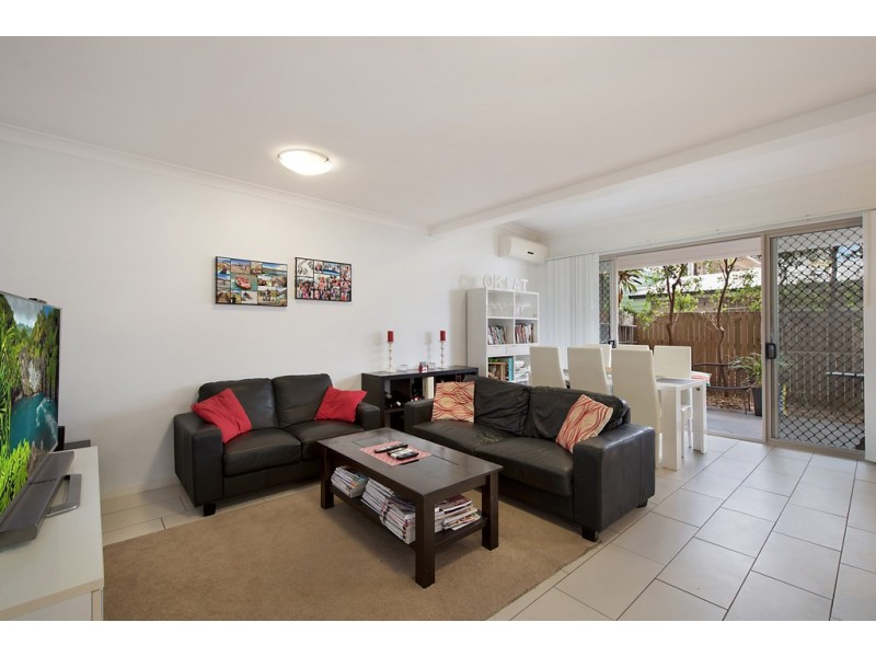 3/3 WATTLE AVENUE, Carina QLD 4152