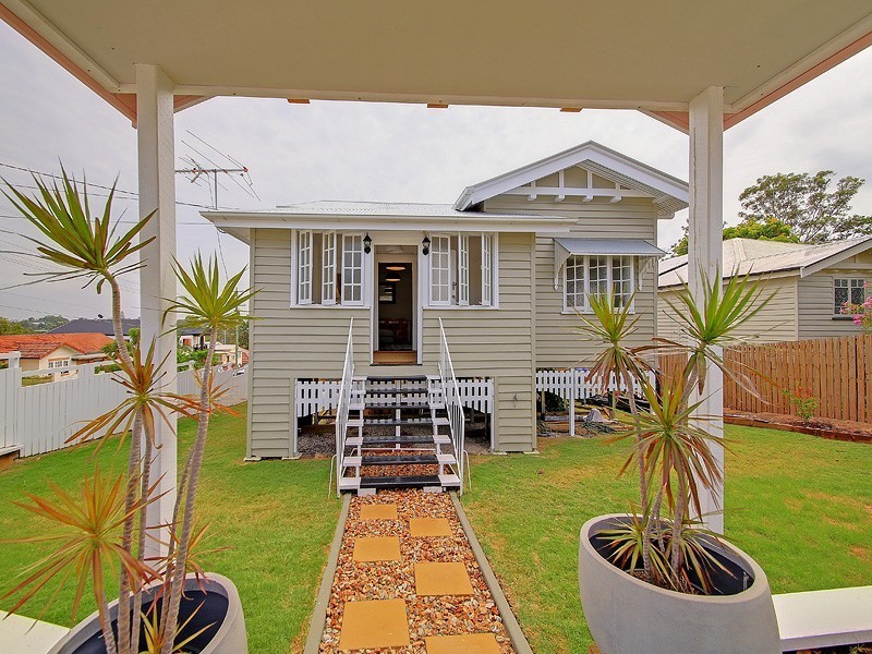 82 Stephen Street, Camp Hill QLD 4152