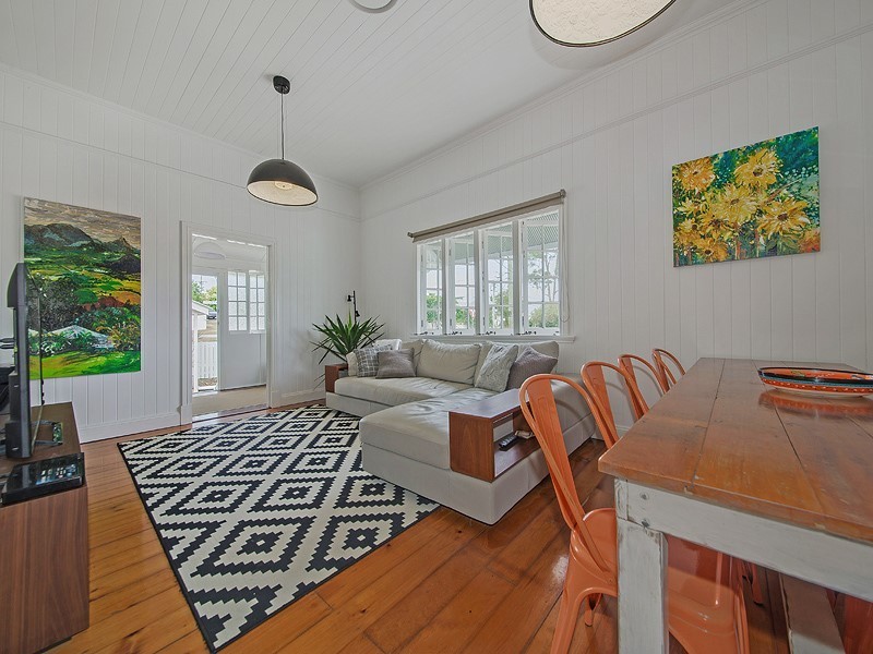 82 Stephen Street, Camp Hill QLD 4152