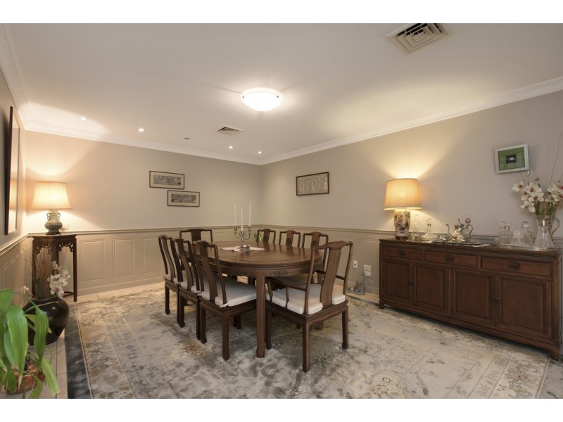 18 CARRINGTON PLACE, Carindale QLD 4152