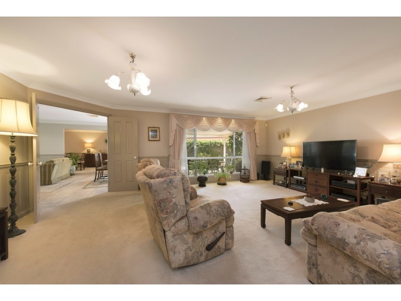 18 CARRINGTON PLACE, Carindale QLD 4152