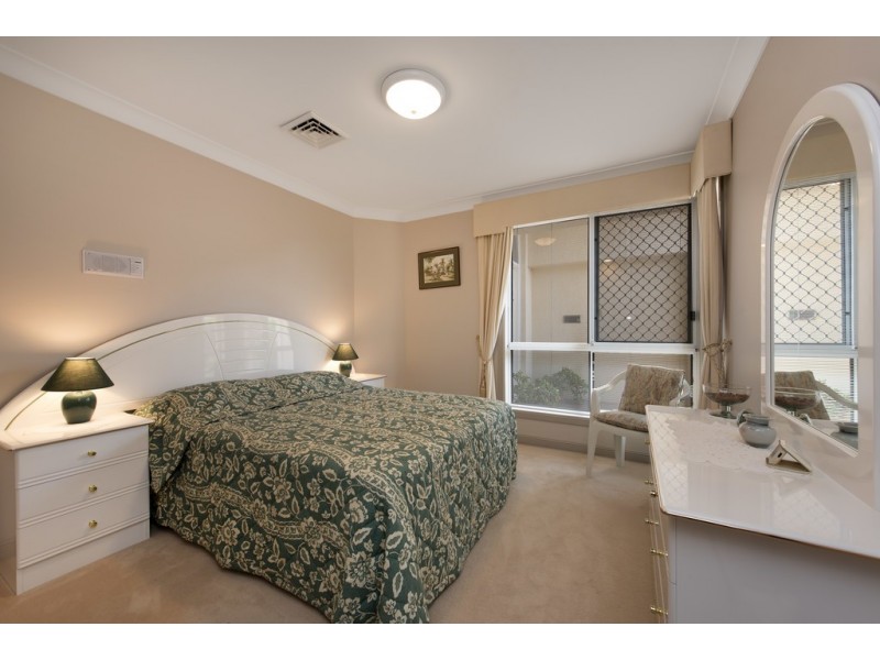 18 CARRINGTON PLACE, Carindale QLD 4152