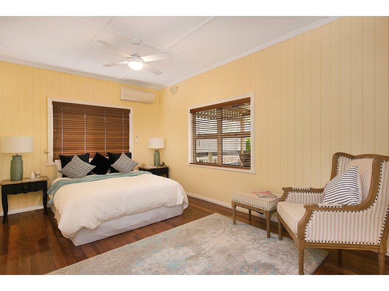 80 ABBOTSLEIGH STREET, Holland Park QLD 4121