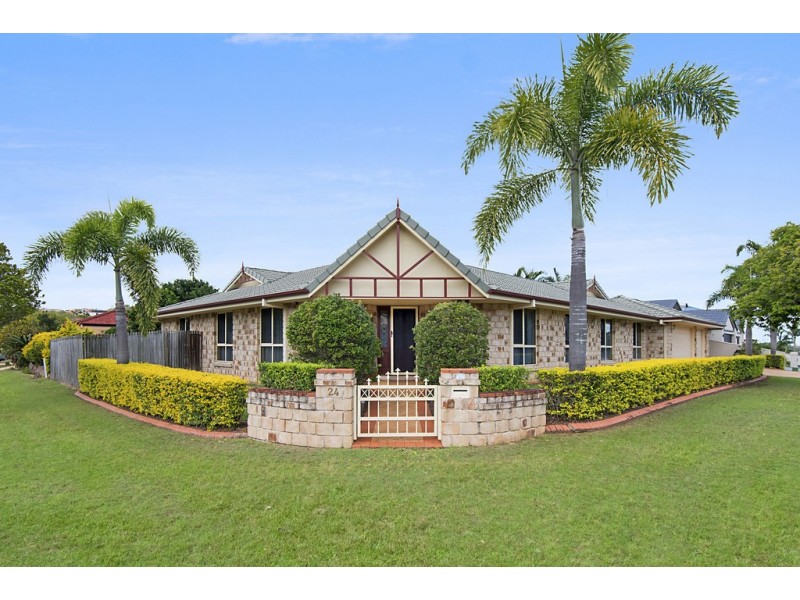 24 CLEARMOUNT CRESCENT, Carindale QLD 4152