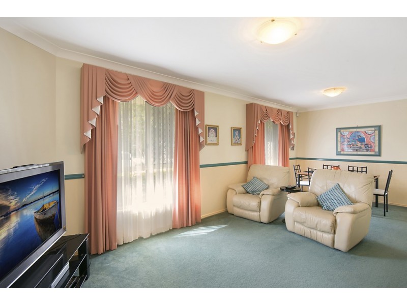 24 CLEARMOUNT CRESCENT, Carindale QLD 4152