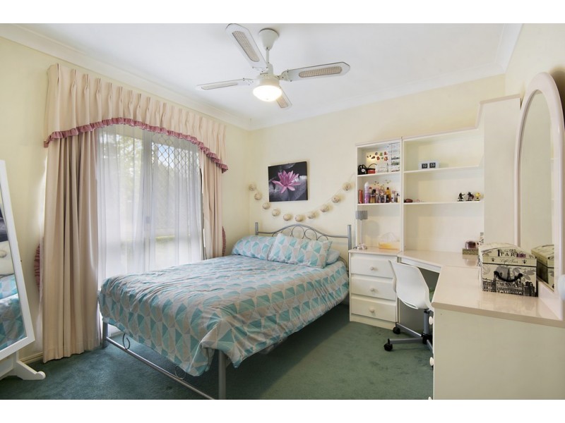 24 CLEARMOUNT CRESCENT, Carindale QLD 4152