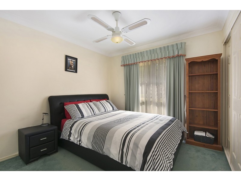 24 CLEARMOUNT CRESCENT, Carindale QLD 4152