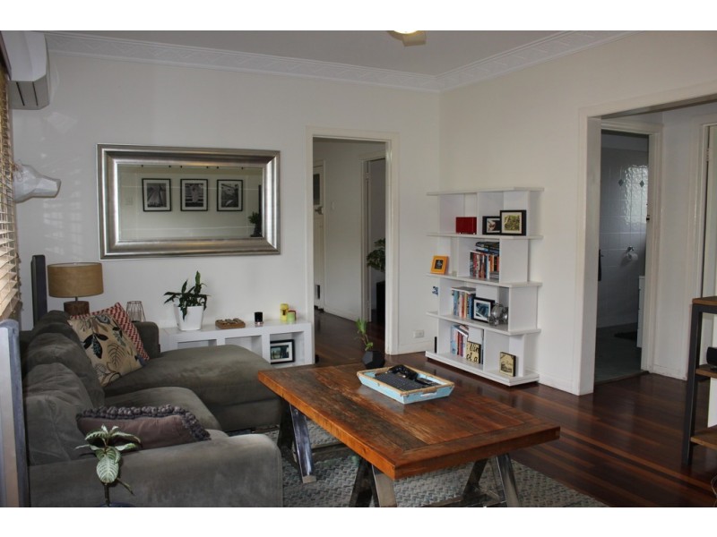 136 Norman Avenue, Norman Park QLD 4170