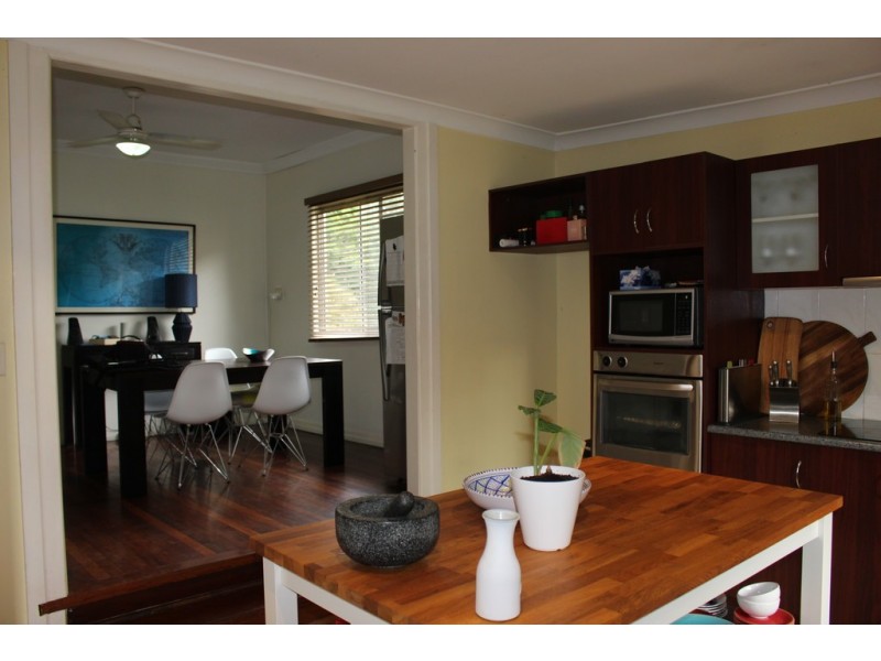 136 Norman Avenue, Norman Park QLD 4170