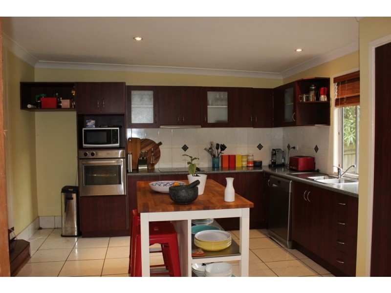 136 Norman Avenue, Norman Park QLD 4170