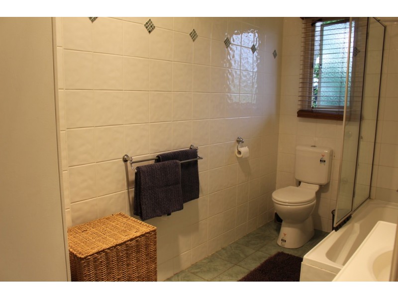 136 Norman Avenue, Norman Park QLD 4170