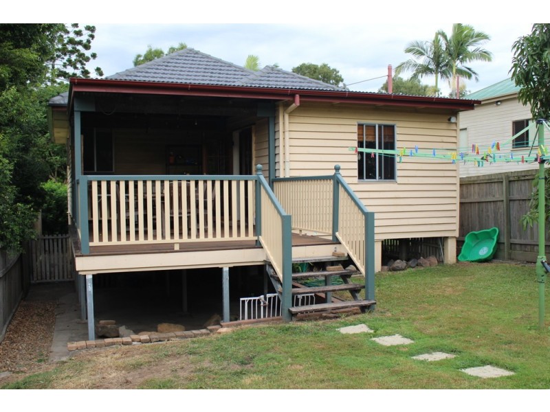 136 Norman Avenue, Norman Park QLD 4170