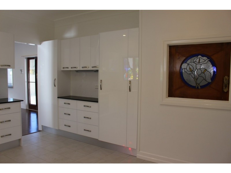 811 Wynnum Road, Cannon Hill QLD 4170