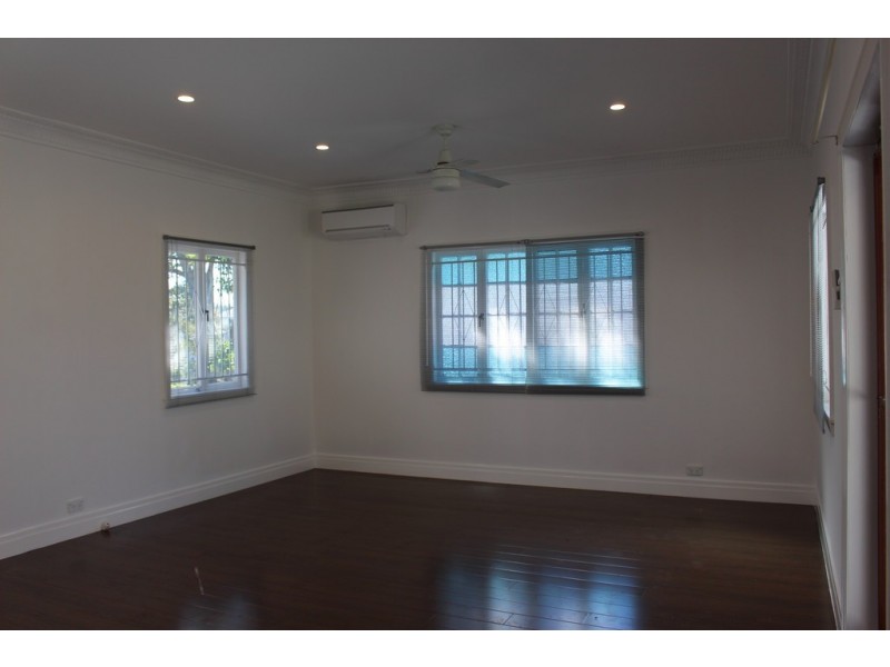 811 Wynnum Road, Cannon Hill QLD 4170