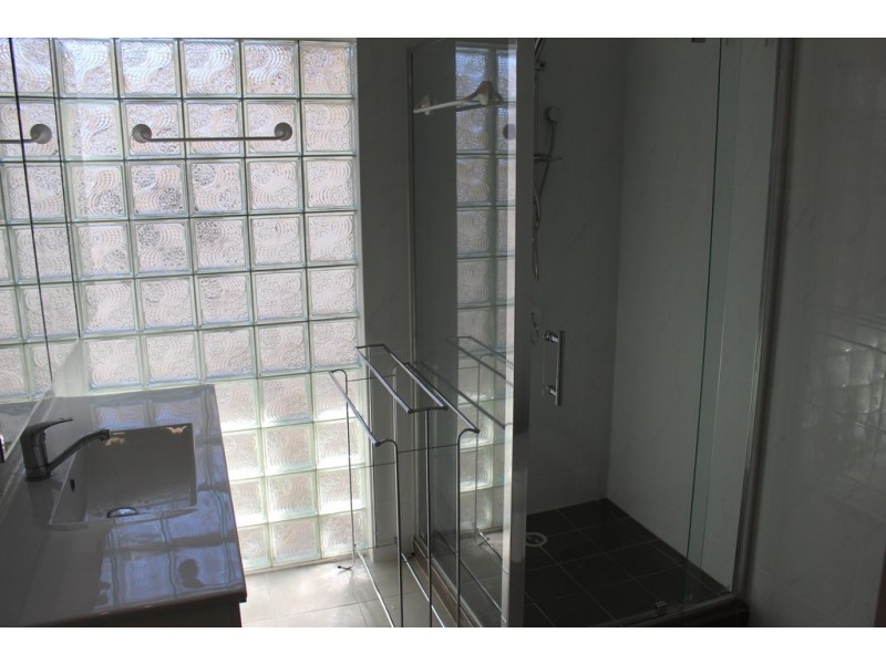 811 Wynnum Road, Cannon Hill QLD 4170