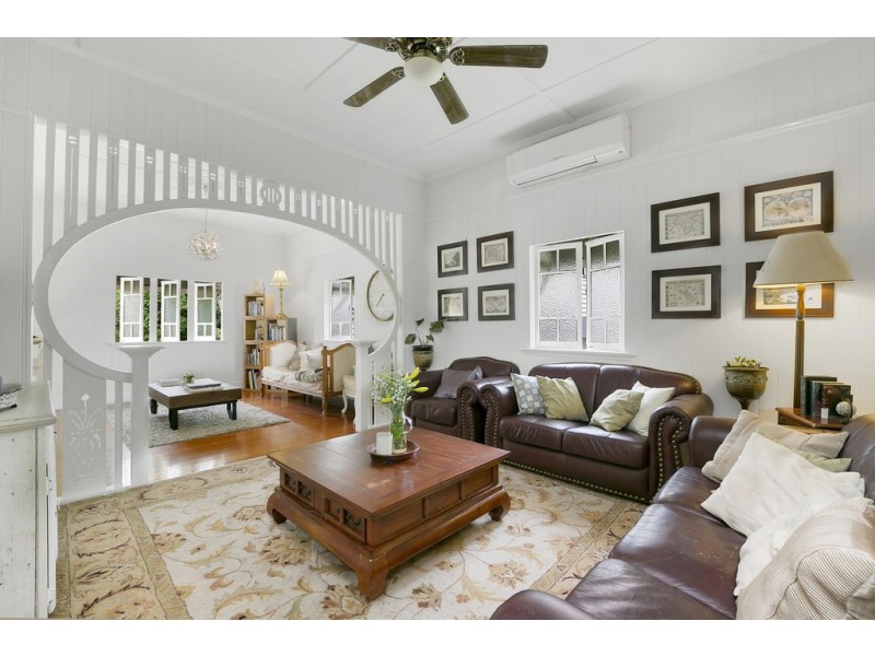 401 BENNETTS ROAD, Norman Park QLD 4170