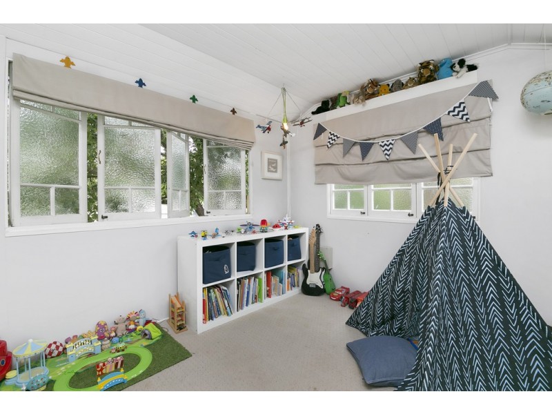 401 BENNETTS ROAD, Norman Park QLD 4170